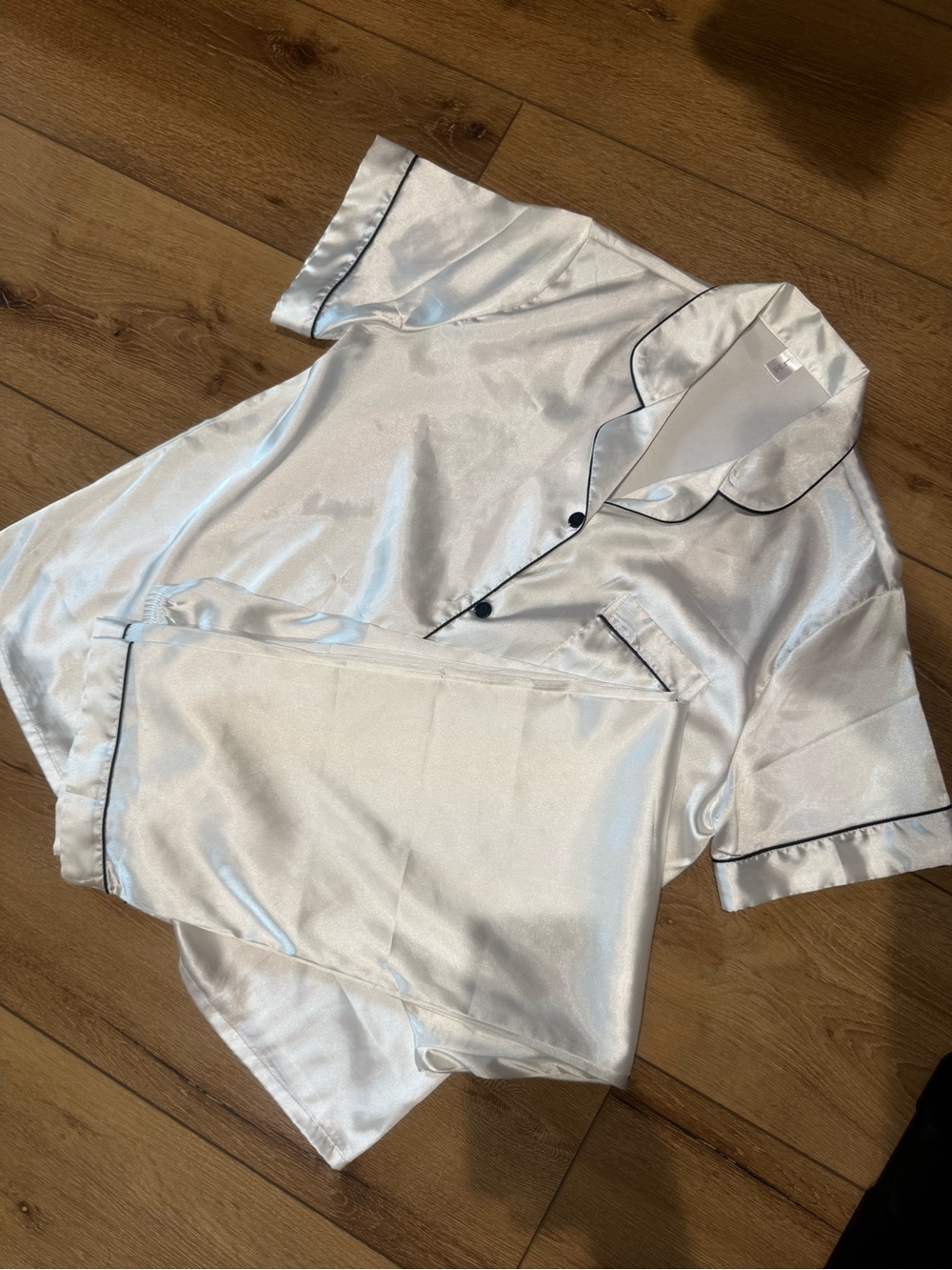 Short-Sleeve White Satin Pajama Set with Black Contrast Piping